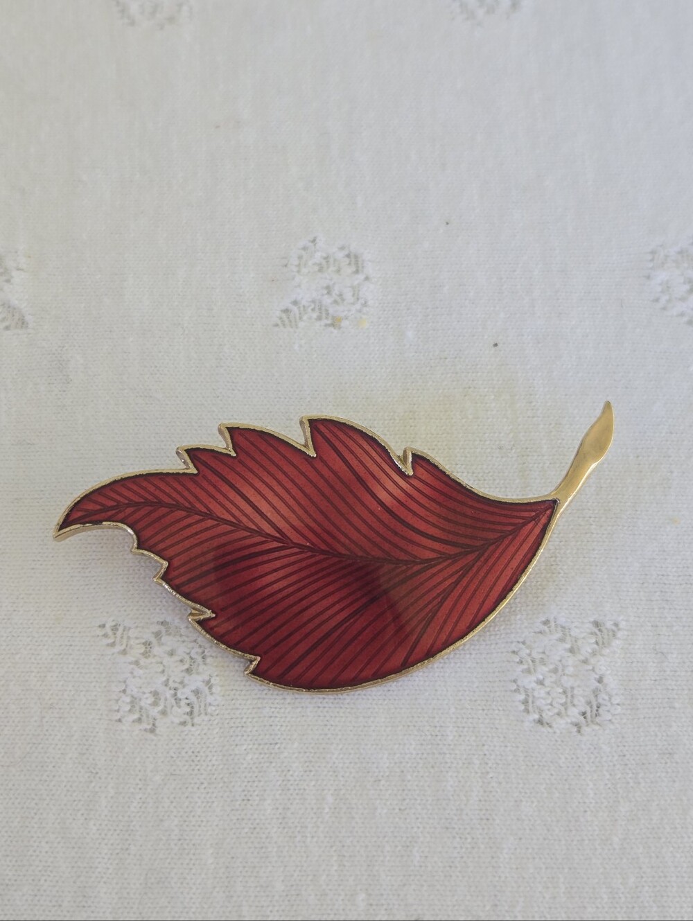 Gold-Trim Red Leaf Enamel Brooch Vintage
